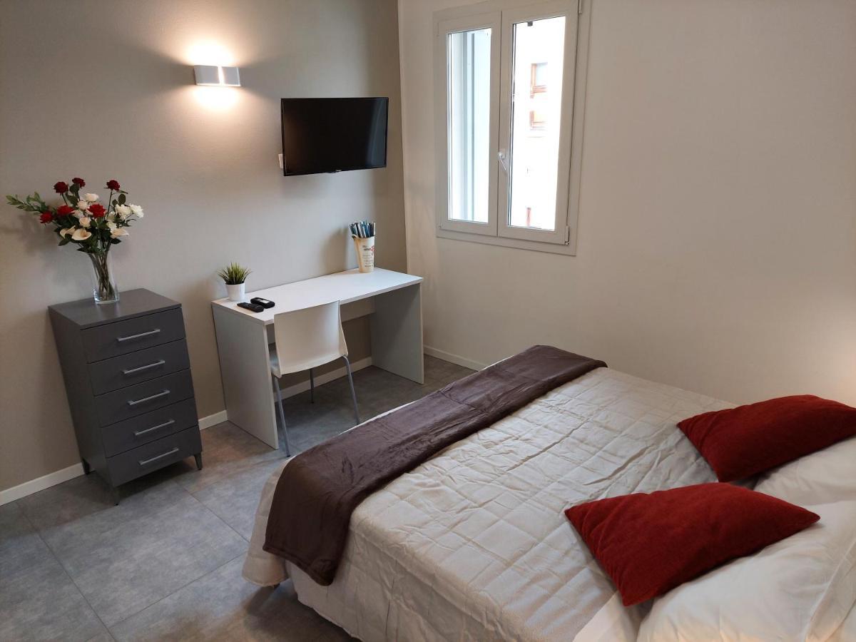 Residenza Delizia Camere & Appartamenti "Residenze Del Cuore" Verona Bagian luar foto