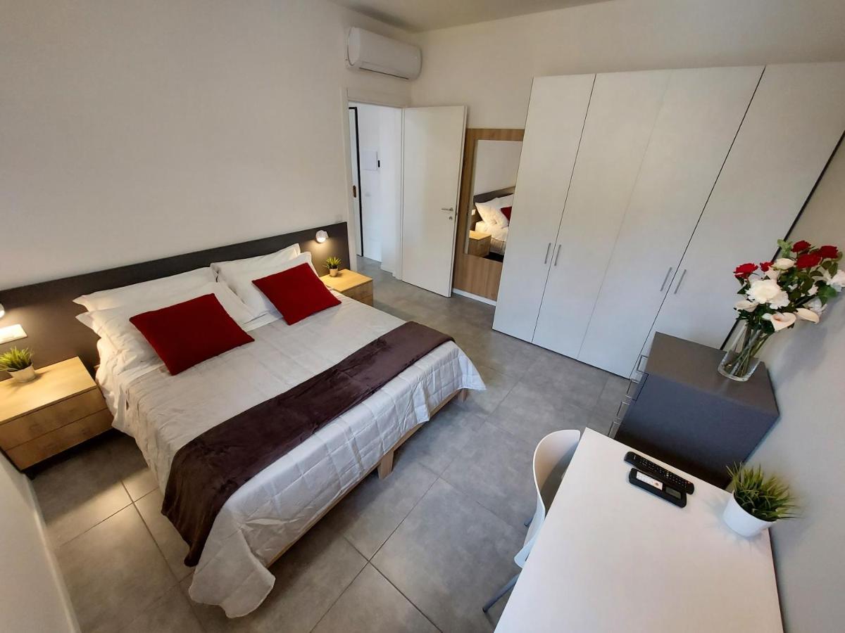 Residenza Delizia Camere & Appartamenti "Residenze Del Cuore" Verona Bagian luar foto