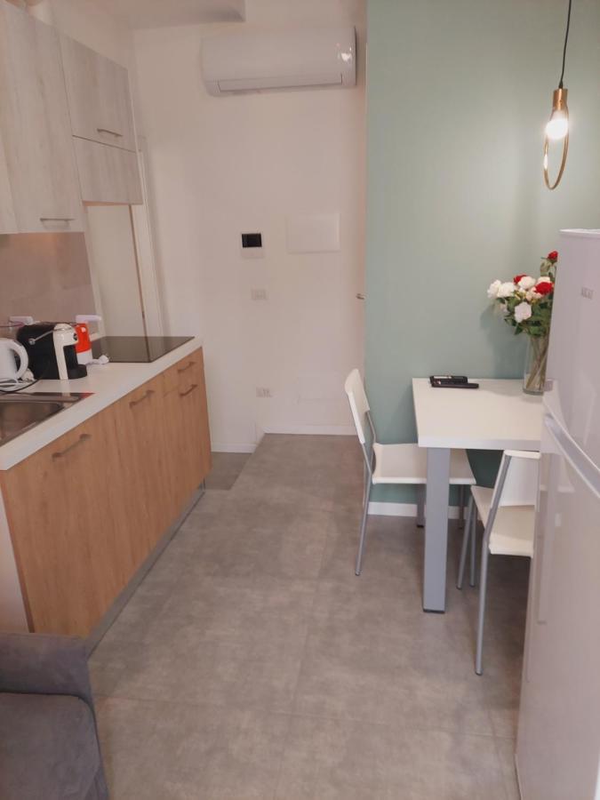 Residenza Delizia Camere & Appartamenti "Residenze Del Cuore" Verona Bagian luar foto