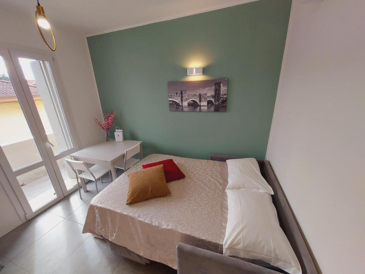 Residenza Delizia Camere & Appartamenti "Residenze Del Cuore" Verona Bagian luar foto