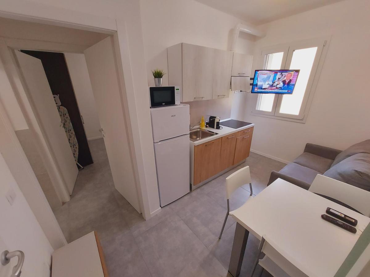 Residenza Delizia Camere & Appartamenti "Residenze Del Cuore" Verona Bagian luar foto