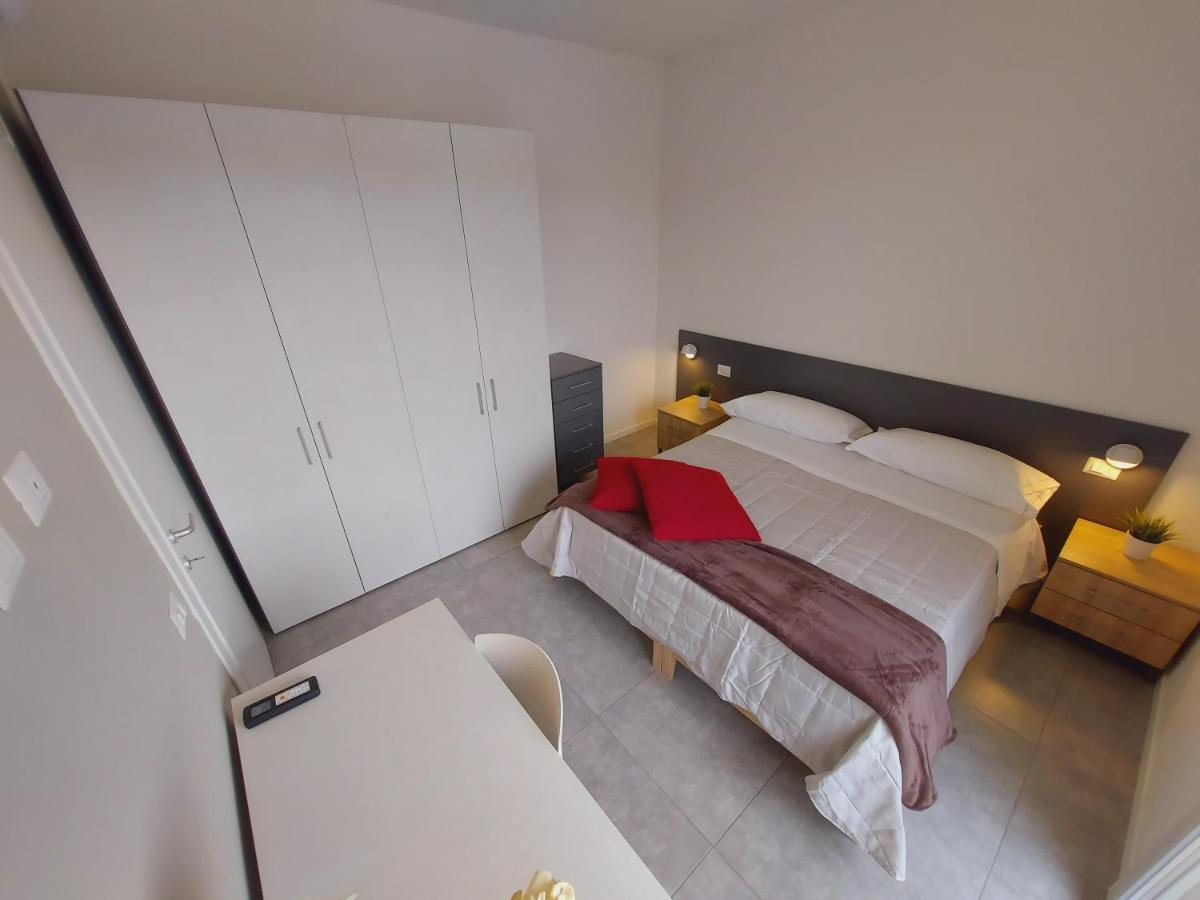 Residenza Delizia Camere & Appartamenti "Residenze Del Cuore" Verona Bagian luar foto