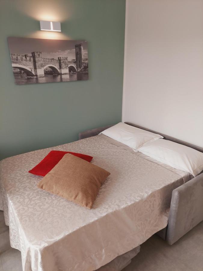 Residenza Delizia Camere & Appartamenti "Residenze Del Cuore" Verona Bagian luar foto