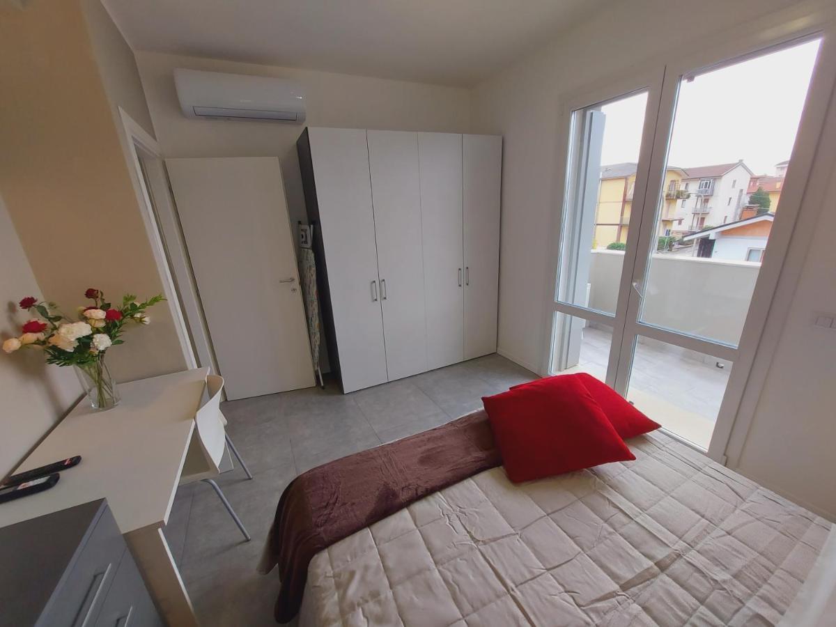 Residenza Delizia Camere & Appartamenti "Residenze Del Cuore" Verona Bagian luar foto