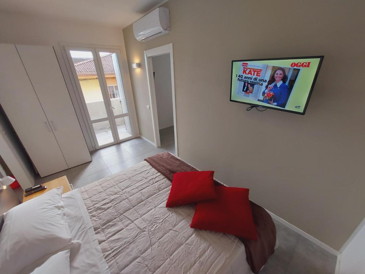 Residenza Delizia Camere & Appartamenti "Residenze Del Cuore" Verona Bagian luar foto