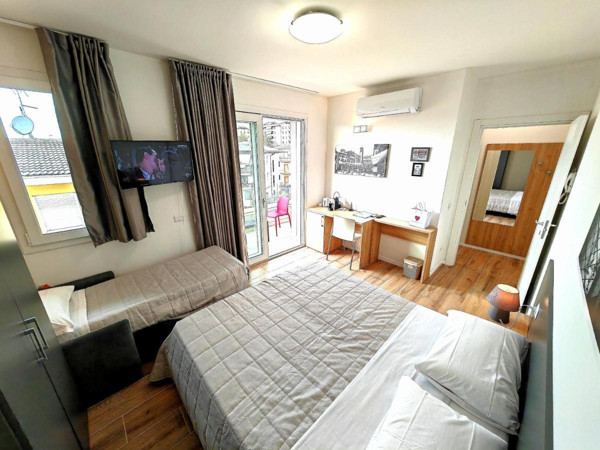 Residenza Delizia Camere & Appartamenti "Residenze Del Cuore" Verona Bagian luar foto