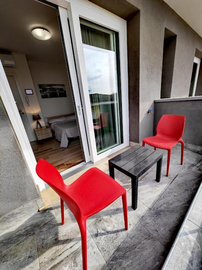 Residenza Delizia Camere & Appartamenti "Residenze Del Cuore" Verona Bagian luar foto