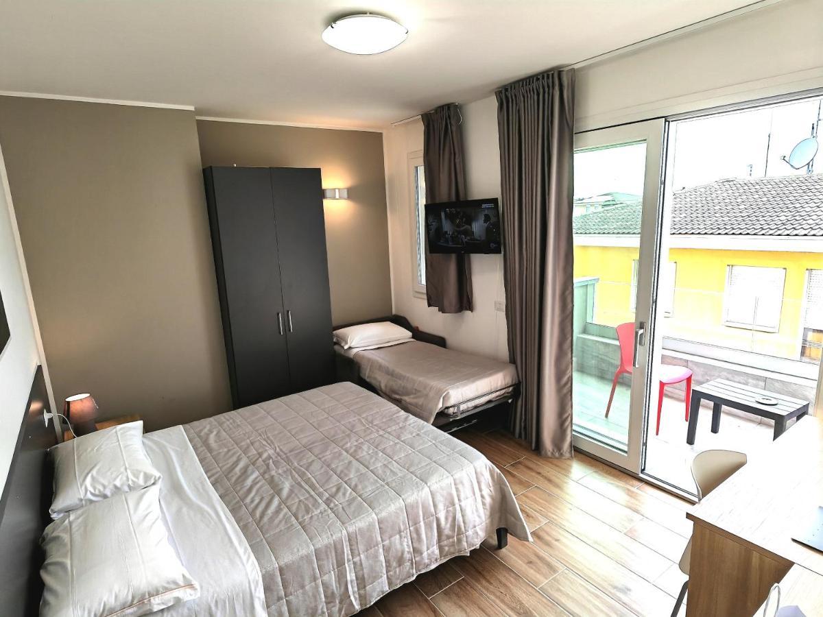 Residenza Delizia Camere & Appartamenti "Residenze Del Cuore" Verona Bagian luar foto